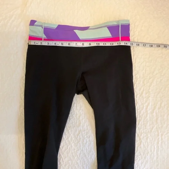 Lululemon Crop Leggings - Size 8 - Picture 8 of 9